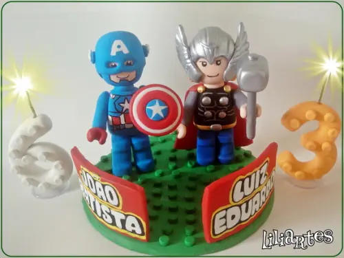 Topo de bolo 2 Super Heróis Lego- estilizado e personalizado