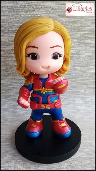 Capitã Marvel- Boneca colecionável 15cm