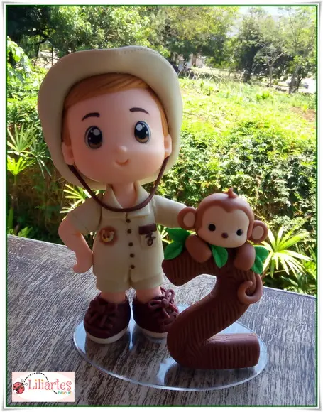 Bonequinho do Aniversariante 18cm + Vela Temática
