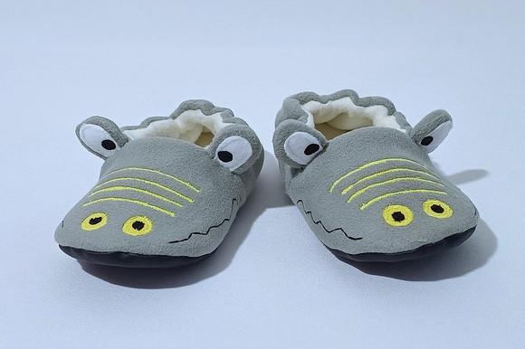 Pantufa Adulto De Jacaré - Tamanhos 30 A 46 - Cor Cinza