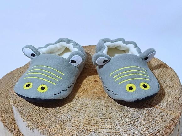 Pantufa Infantil De Jacaré - Tamanhos Rn A 29 - Cor Cinza