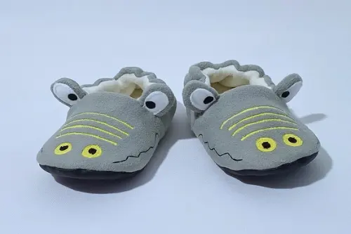 Pantufa Adulto De Jacaré - Tamanhos 30 A 46 - Cor Cinza