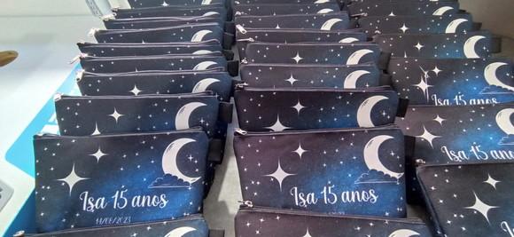 Necessaire Personalizada Tamanho 20x12 15 Anos ou Eventos