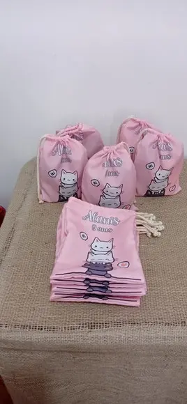 Sacolinha Surpresa Gatinhos Tamanho 20x15 Frente e Verso