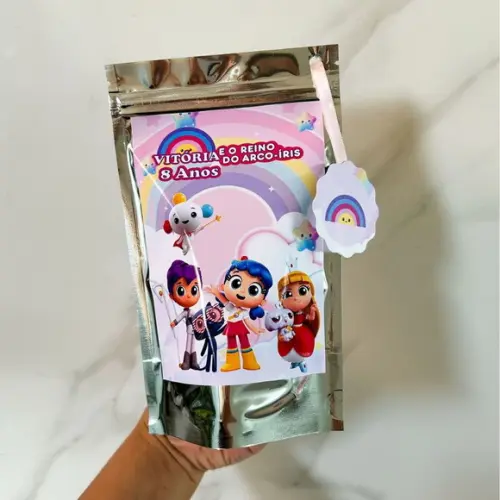 Saquinho Metalizado Personalizado Vera e o Reino do Arco m
