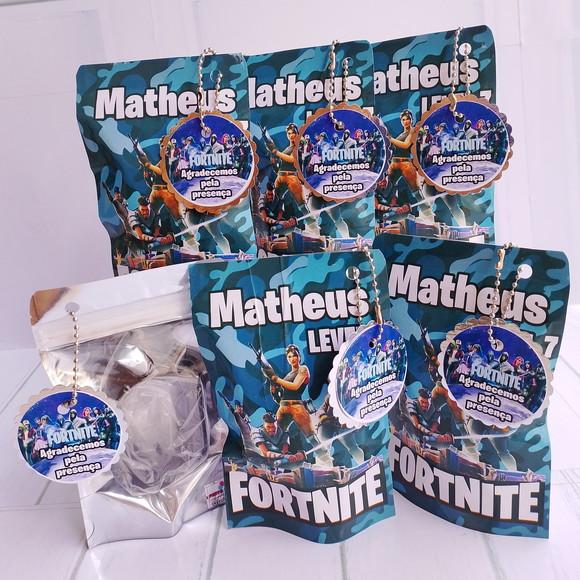 Lembrancinha Bolofofos com Relógio no Saquinho Metalizado