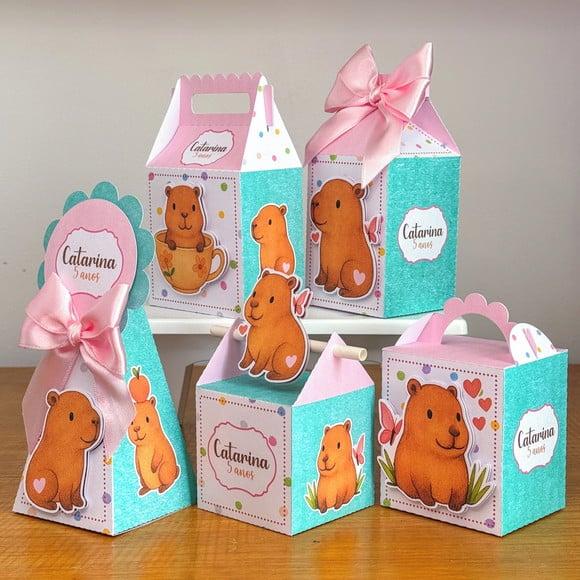 Kit 15 Lembrancinhas Personalizadas Capivara Menina | Lembrancinh