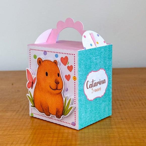 Kit 50 Lembrancinhas Personalizadas Capivara Menina | Lembrancinh