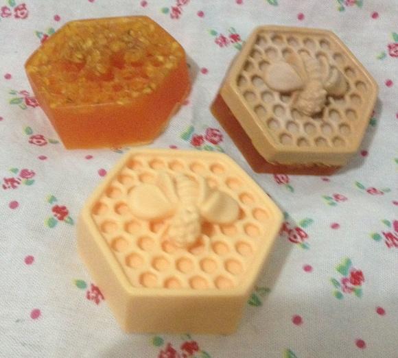 3 sabonetes favo de mel