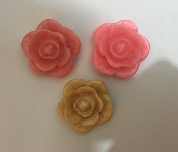 30 Sabonete flor perolada