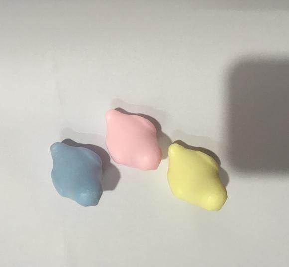 40 Caixas de Acrílico 6 cm com 3 Pássaros Dentro + Tag
