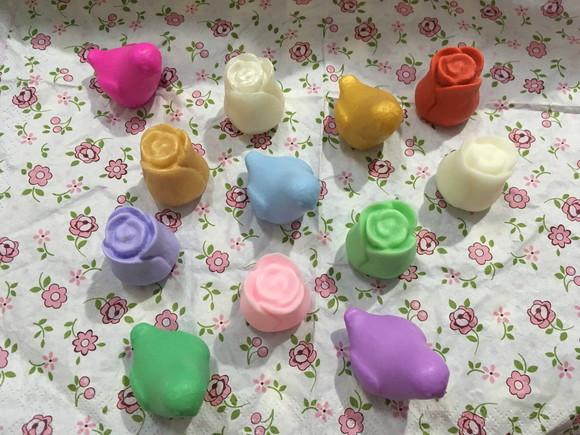 40 Caixas de Acrílico 6 cm com 3 Pássaros Dentro + Tag