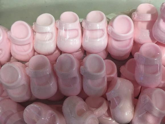 40 Sabonetes Sapato Bebê no Tule com Tag (2 em Cada Tule)