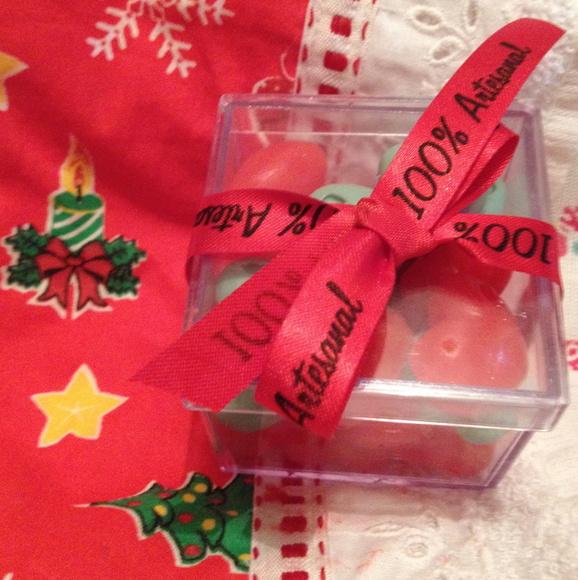 Caixa de Mini Sabonetes Corações Natal