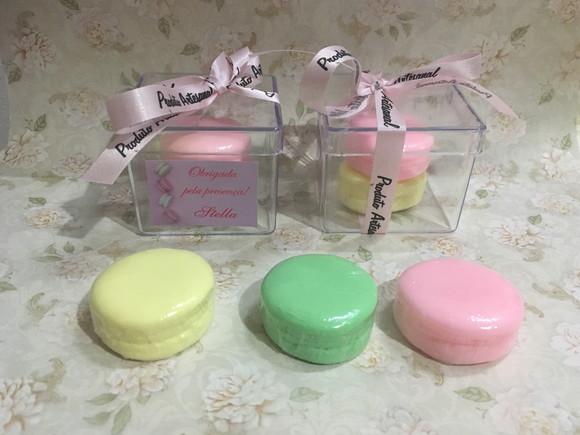 caixa de sabonetes com macarons personalizada a combinar