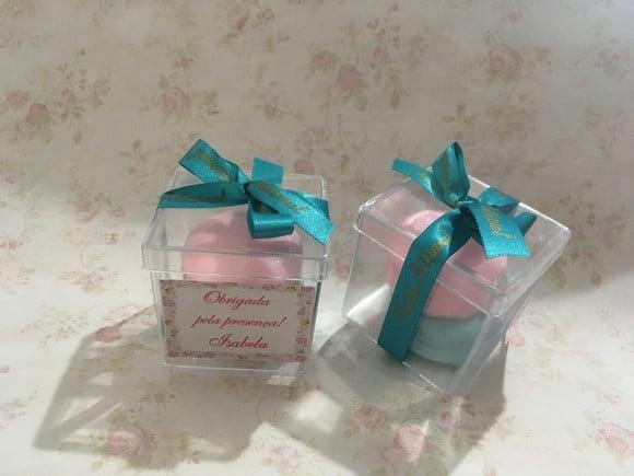 caixa de sabonetes com macarons personalizada a combinar