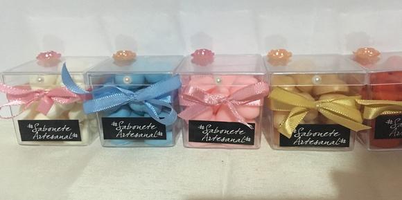 Caixa Decorada de sabonetes mini coração