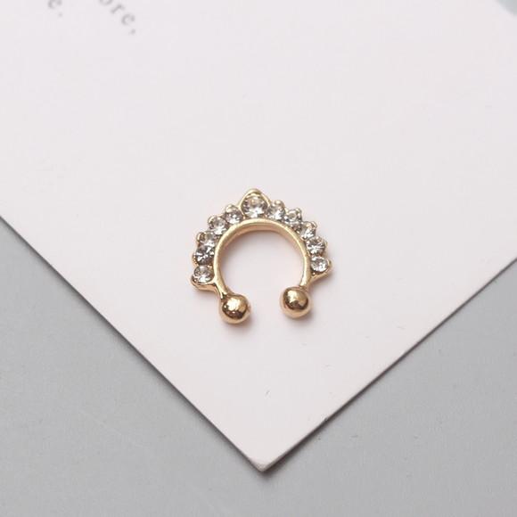 Piercing Fake Dourado Septo Nasal ou Auricular Strass /