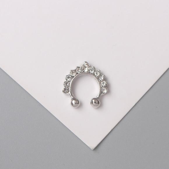 Piercing Fake Prateado Septo Nasal ou Auricular Strass /