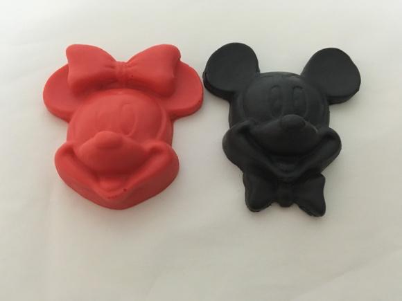 Sabonete Artesanal Mickey ou Minnie no Tule com Tag /