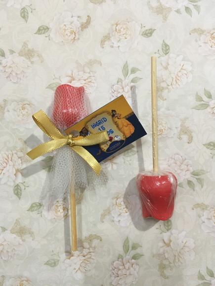 Sabonete Mini Botão de Rosa no Palito com Tule e com Tag ~