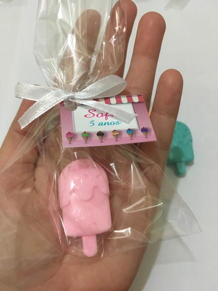 Sabonete Sorvete Picolé e Casquinha no Celofane com Tag