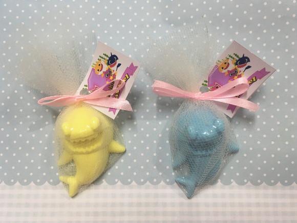 Sabonetes Baby Shark no Tule com Tag