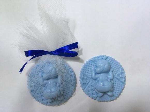 Sabonetes Bebê Dormindo na Colcha no Tule com Tag /