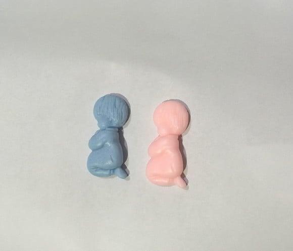 sabonetes mini criança rezando