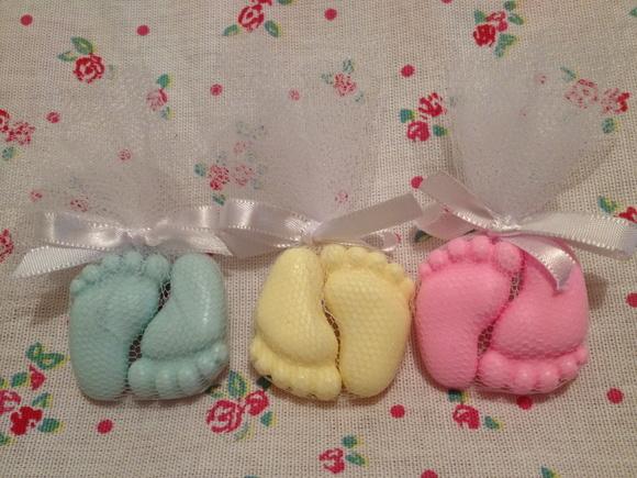 Sabonetes Par de Pezinho no Tule com Tag Chá de Bebê ~