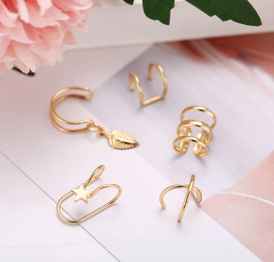 Kit 05 Piercing Auricular Fake na cor Dourado