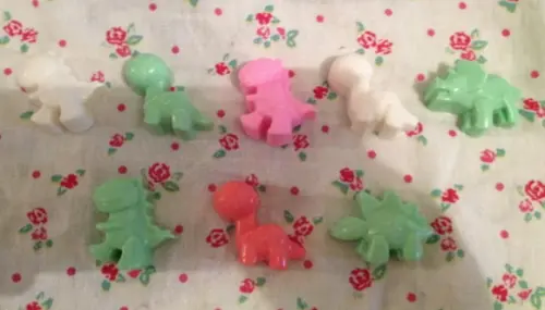 100 Sabonetes Artesanais Mini Dinossauros Lembrancinha ~