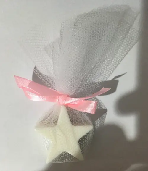 50 Sabonetes Estrelas no tule com tag