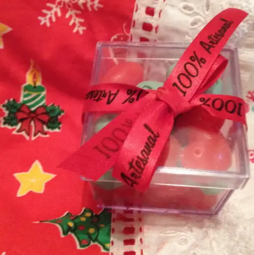 Caixa de Mini Sabonetes Corações Natal