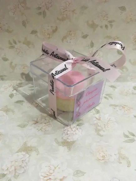 caixa de sabonetes com macarons personalizada a combinar