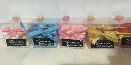 Caixa Decorada de sabonetes mini coração