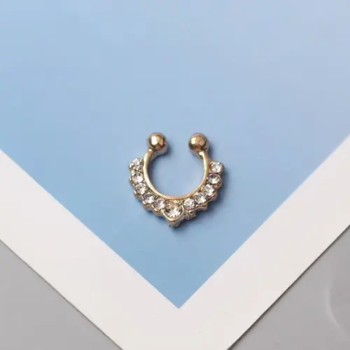 Piercing Fake Dourado Septo Nasal ou Auricular Strass /