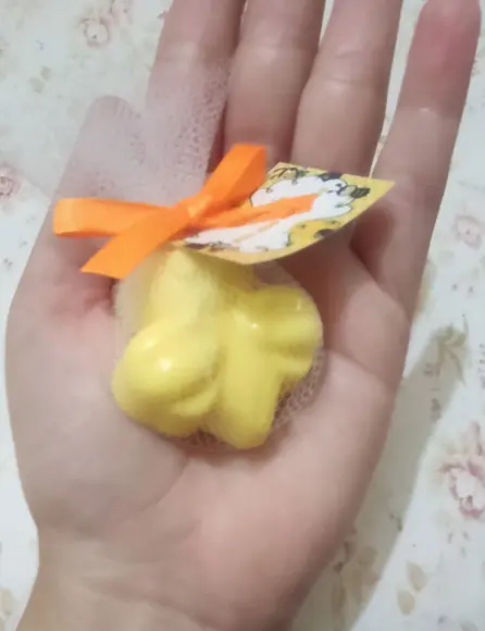Sabonete Abelha no Tule com Tag Sabonete Abelhinha