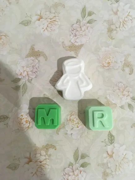 Sabonete anjo e 2 letras no tule com tag