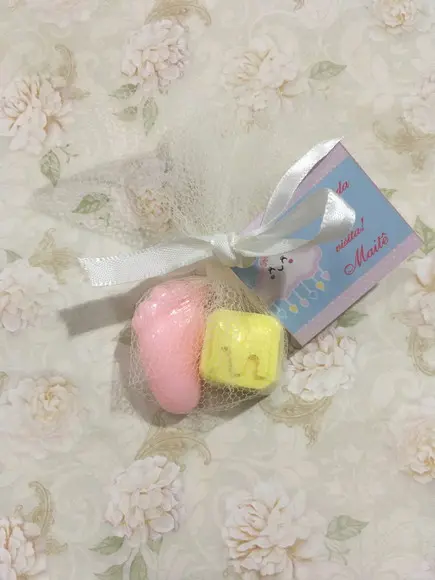Sabonete Artesanal Pezinho com Letra no Tule com Tag ~