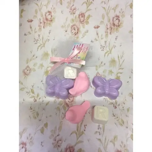 Sabonete Borboleta com 1 Letra e Pássaro no Tule com Tag /