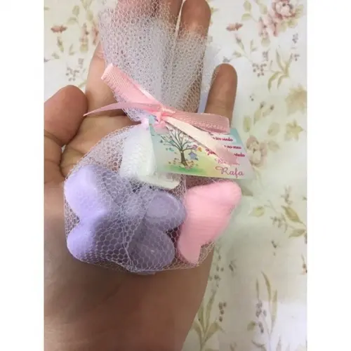 Sabonete Borboleta com 1 Letra e Pássaro no Tule com Tag /