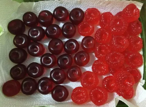 Sabonete frutas vermelhas no tule