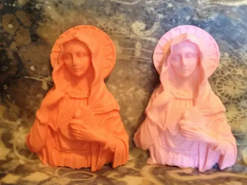 Sabonete Maria ou Jesus no tule (11 cm)