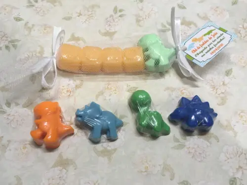 Sabonete Nome com 4 Letras + Dinossauro no Tule e Tag