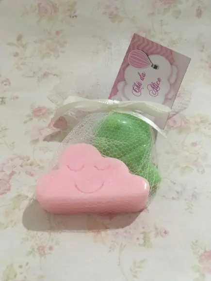 Sabonete Nuvem e Balão no Tule com Tag Chuva de Benção /