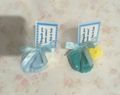 Sabonete Par de Pés e Letra no Tule com Tag Chá de Bebê