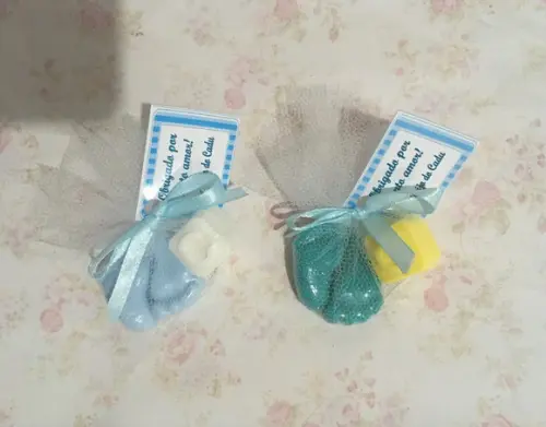 Sabonete Par de Pés e Letra no Tule com Tag Chá de Bebê