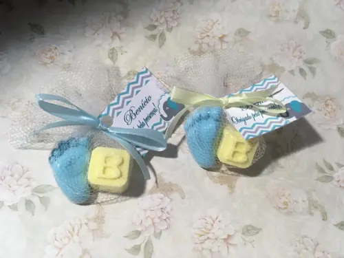 Sabonete Pezinho Pé com Letra no Tule com Tag Chá de Bebê ~