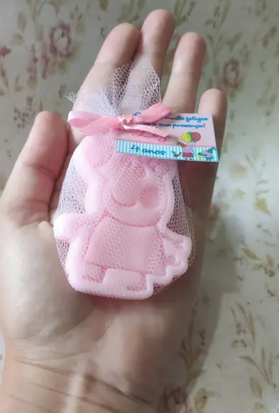 Sabonete Porquinha ou Porquinho no Tule com Tag